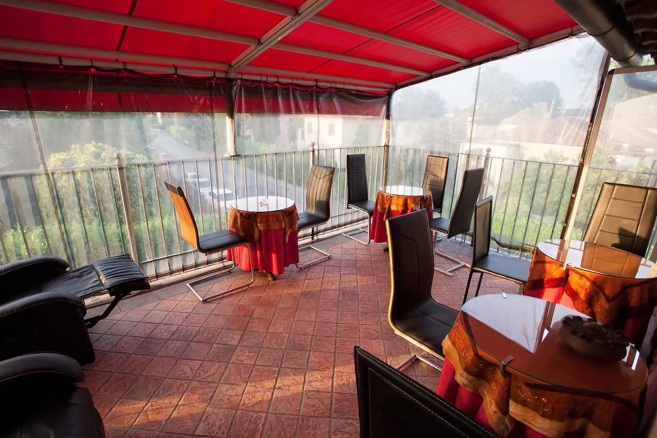 Tangohotel لوكا 2*,