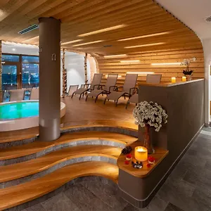 Columbia & Hotel Cortina d'Ampezzo