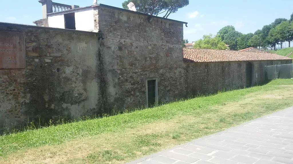 Tangohotel Lucca Guest house