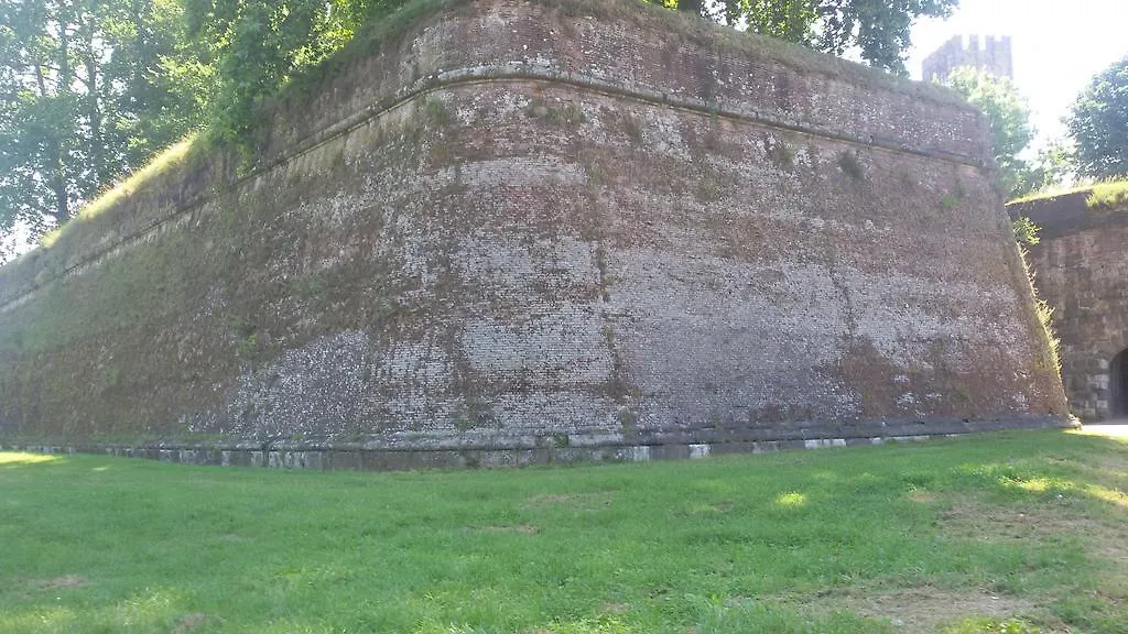 Tangohotel Lucca Italy